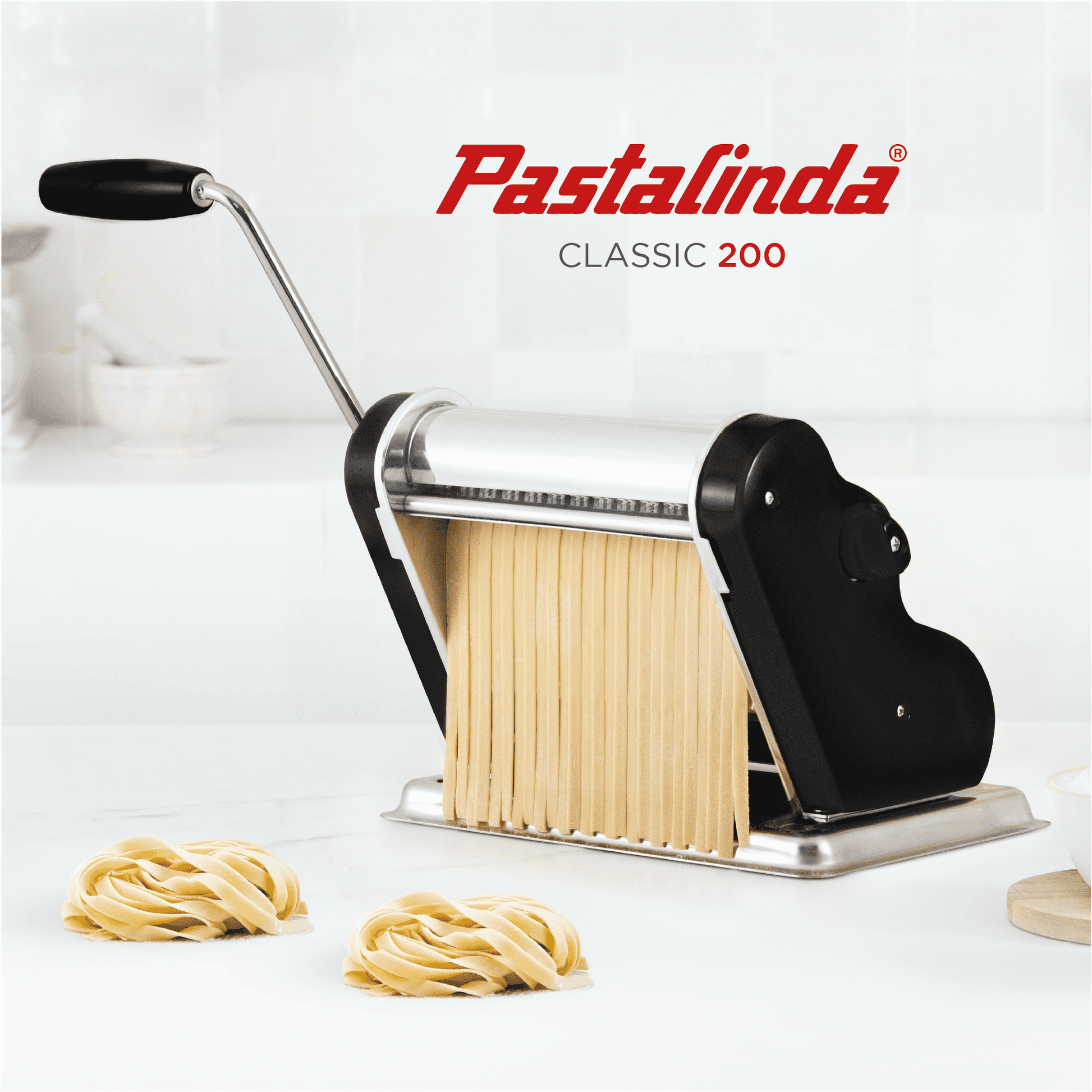 Hand crank pasta maker best sale
