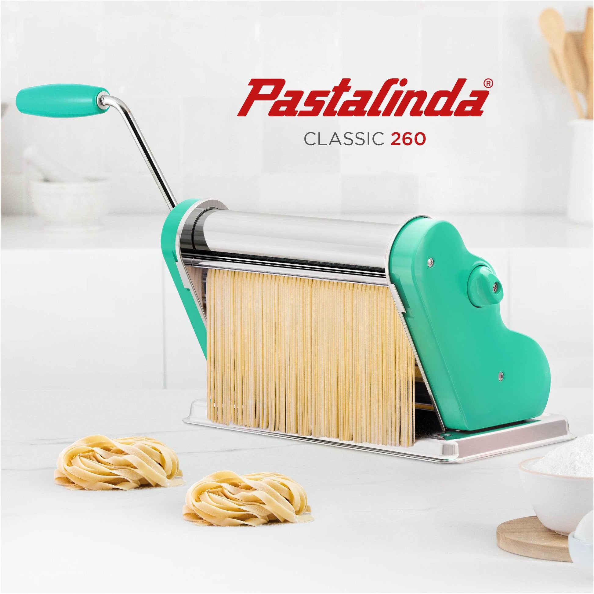 https://www.pastalindausa.com/cdn/shop/files/pastalinda-pasta-maker-machine-default-title-pastalinda-classic-260-green-pasta-maker-machine-with-hand-crank-and-two-clamps-41689408078105.jpg?v=1698235447&width=1946